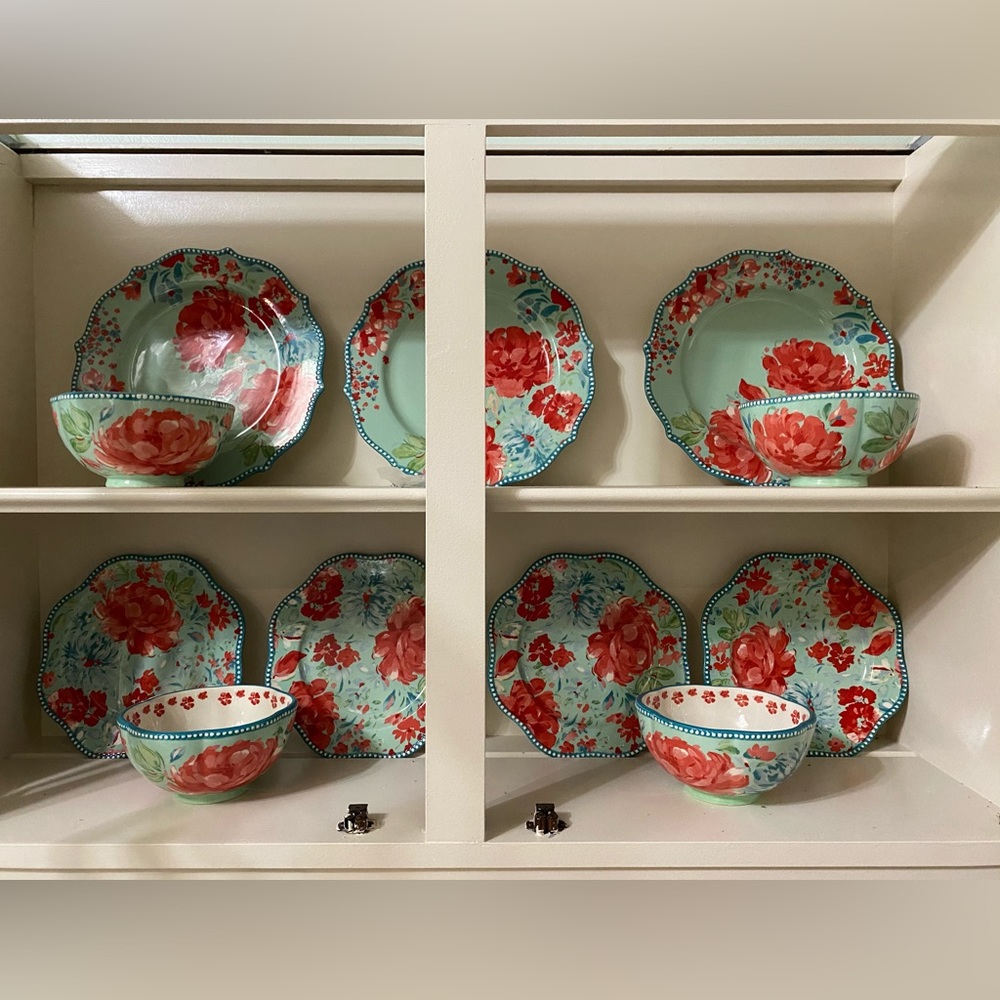Pioneer woman gorgeous garden dinnerware set